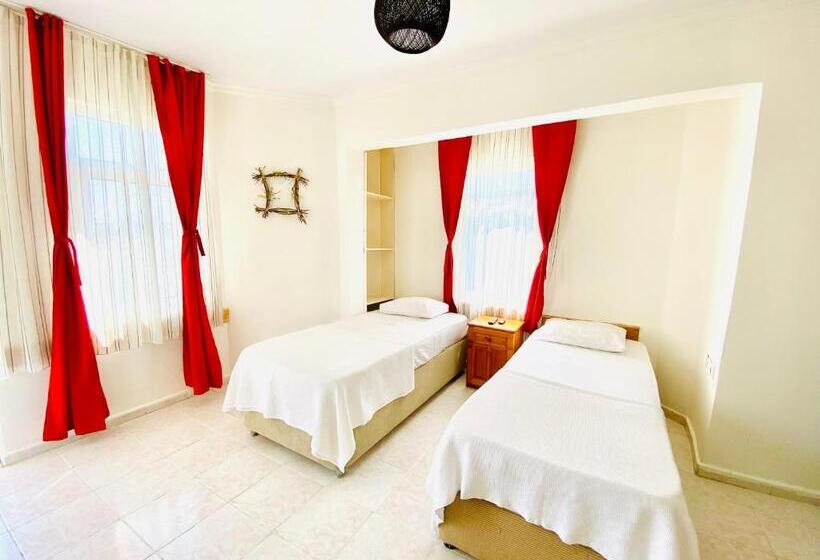 اتاق خانوادگی با چشمانداز کوه, Lena Boutique Otel