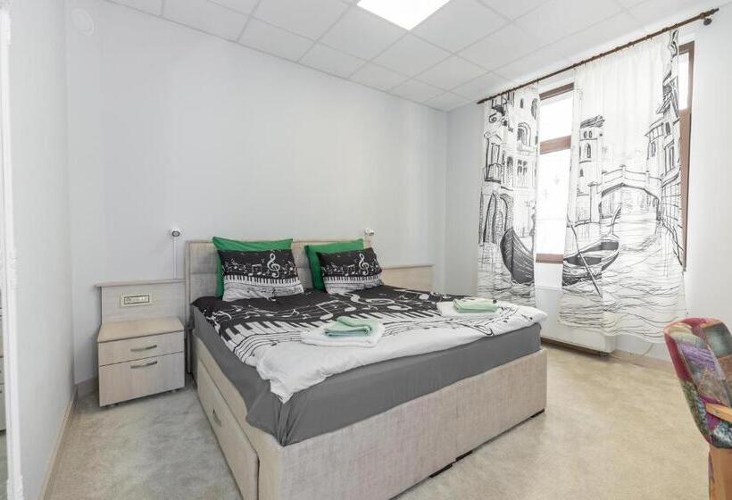 اتاق لوکس با تخت بزرگ, City Smart