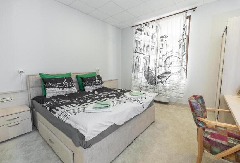 اتاق لوکس با تخت بزرگ, City Smart