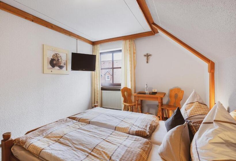 Номер Стандарт Трехместный, Fremden  Und Monteurzimmer Zum Ochsen