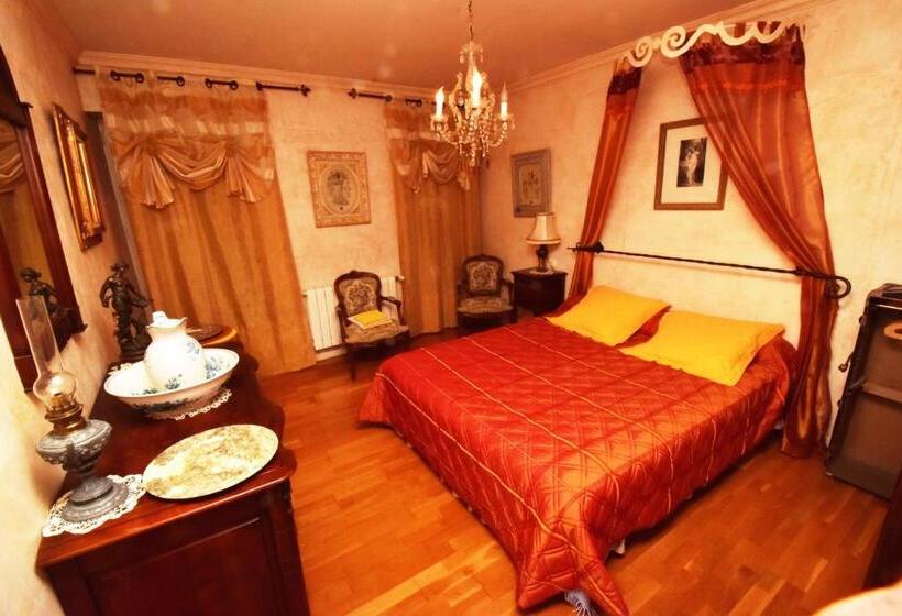 스탠다드 룸 킹사이즈 침대, Autrefois La Modiste