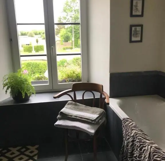 Deluxe room with river view, La Maison Blanche De Martué