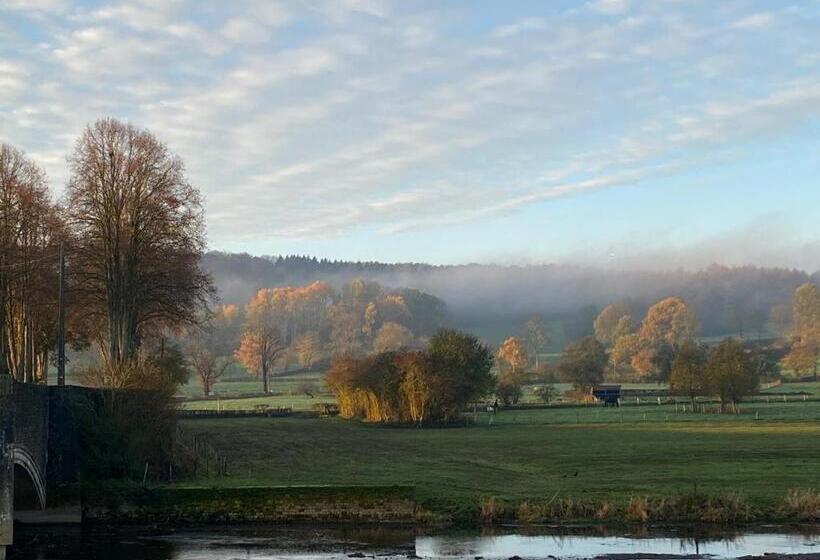 Deluxe room with river view, La Maison Blanche De Martué