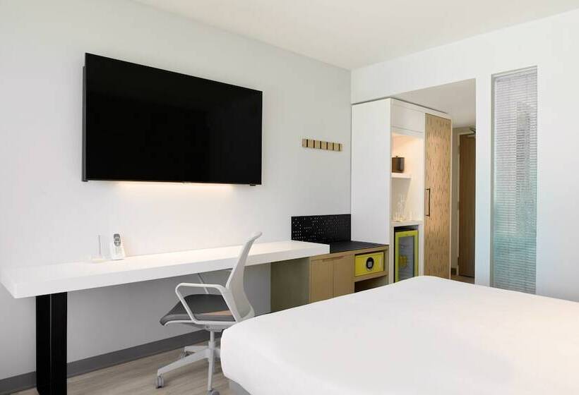 חדר דלוקס מותאם לאנשים עם מוגבלויות, Astra Hotel, Seattle, A Tribute Portfolio Hotel By Marriott   No Resort Fees