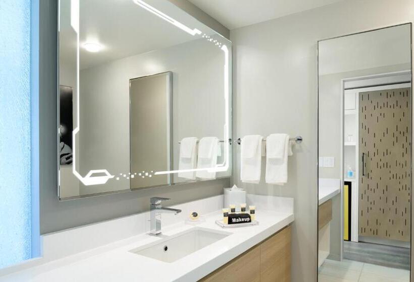 اتاق لوکس با تخت بزرگ, Astra Hotel, Seattle, A Tribute Portfolio Hotel By Marriott No Resort Fees