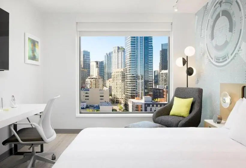 Standard Room King Bed Adapted for people with reduced mobility
