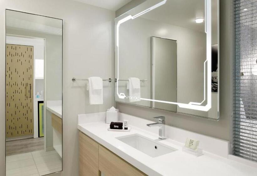 اتاق دلوکس مخصوص معلولین, Astra Hotel, Seattle, A Tribute Portfolio Hotel By Marriott No Resort Fees