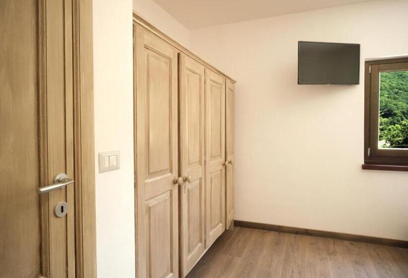 غرفة عائلية, Campo Stella