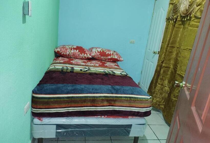 اتاق استاندارد یک نفره, El Eden