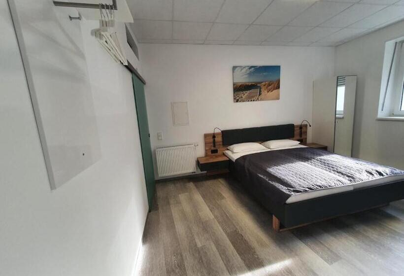 חדר סטנדרט לשלושה, Fewo Hm