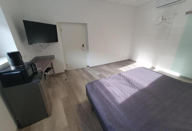 חדר סטנדרט לשלושה, Fewo Hm