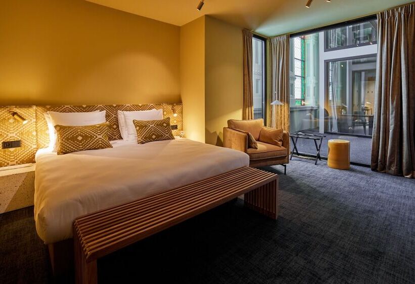 Номер бизнес-класса, Heavens