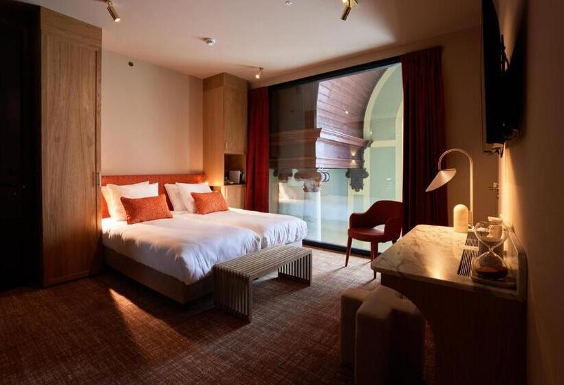 Номер Deluxe, Heavens