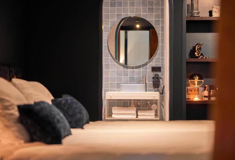 Номер бизнес-класса, Heavens