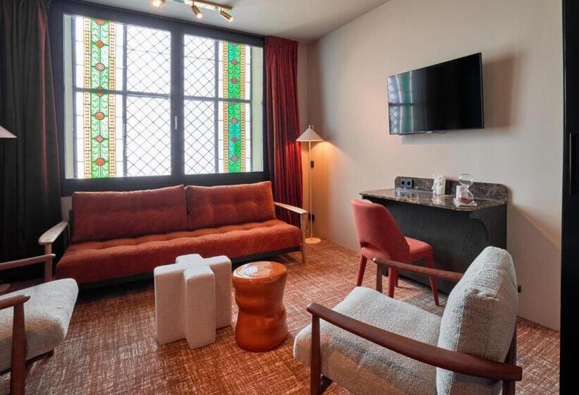 Family Suite, Heavens