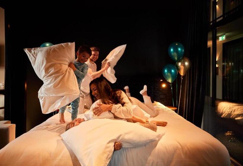 Family Suite, Heavens