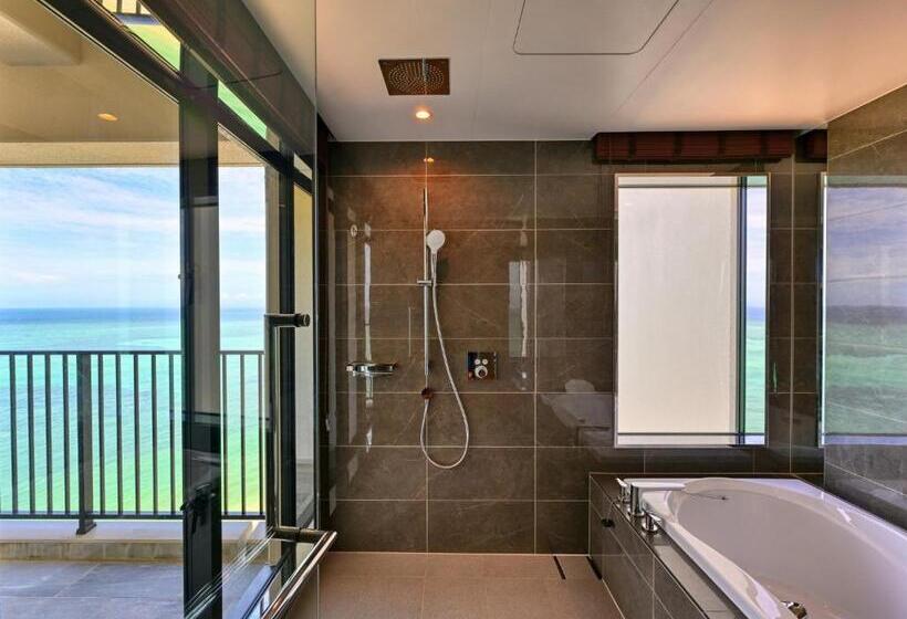 מיטת קינג בסוויטה, Ryukyu Hotel & Resort Nashiro Beach