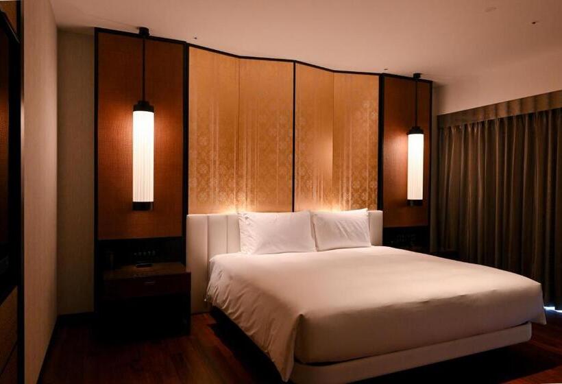 מיטת קינג בסוויטה, Ryukyu Hotel & Resort Nashiro Beach