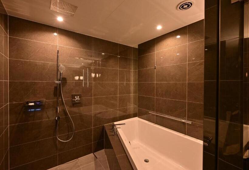 סוויטה מלכותית, Ryukyu Hotel & Resort Nashiro Beach