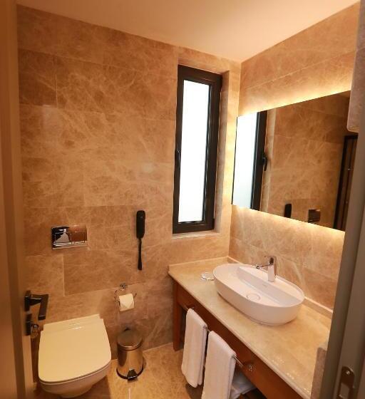 غرفة قياسية مطلّة علي البحر, Pikola Otel