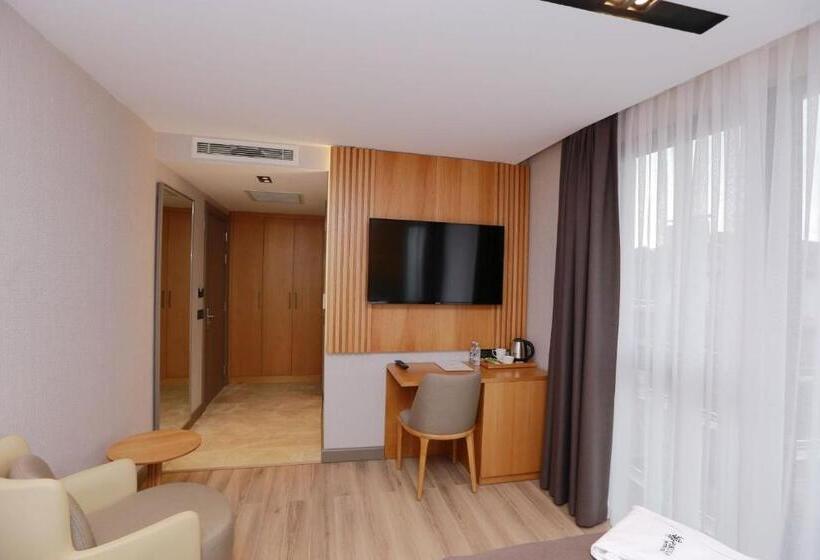 غرفة قياسية, Pikola Otel