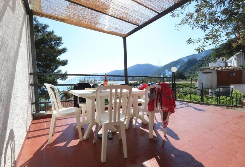 سوییت با چشم‌انداز دریا, Testa Di Monaco   Basic Beach Accommodations