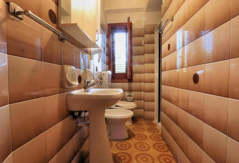 اتاق اکونومی, Testa Di Monaco Basic Beach Accommodations