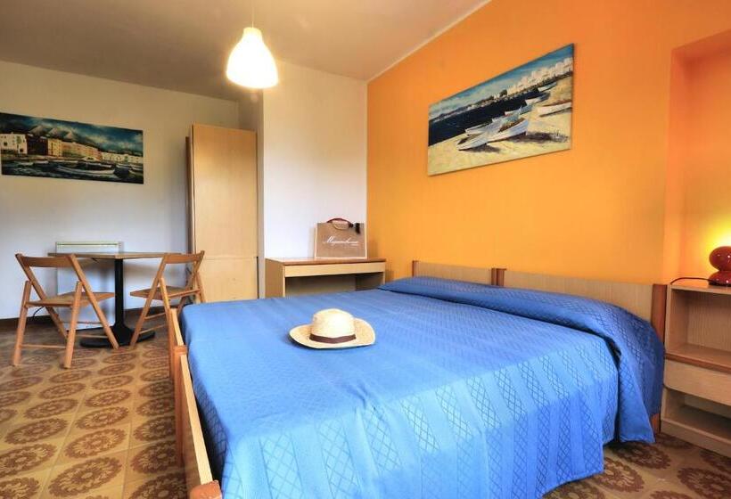 اتاق اکونومی, Testa Di Monaco   Basic Beach Accommodations