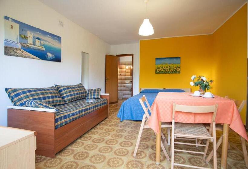 Economy Triple Room, Testa Di Monaco Basic Beach Accommodations