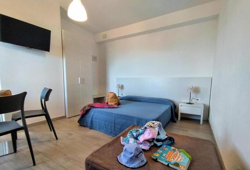 اتاق استاندارد با چشمانداز دریا, Testa Di Monaco Basic Beach Accommodations