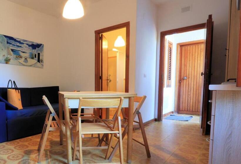 سوییت, Testa Di Monaco   Basic Beach Accommodations