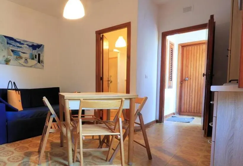 سوییت, Testa Di Monaco   Basic Beach Accommodations