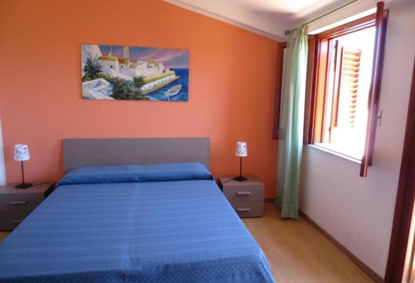 سوئیت با بالکن, Testa Di Monaco Basic Beach Accommodations