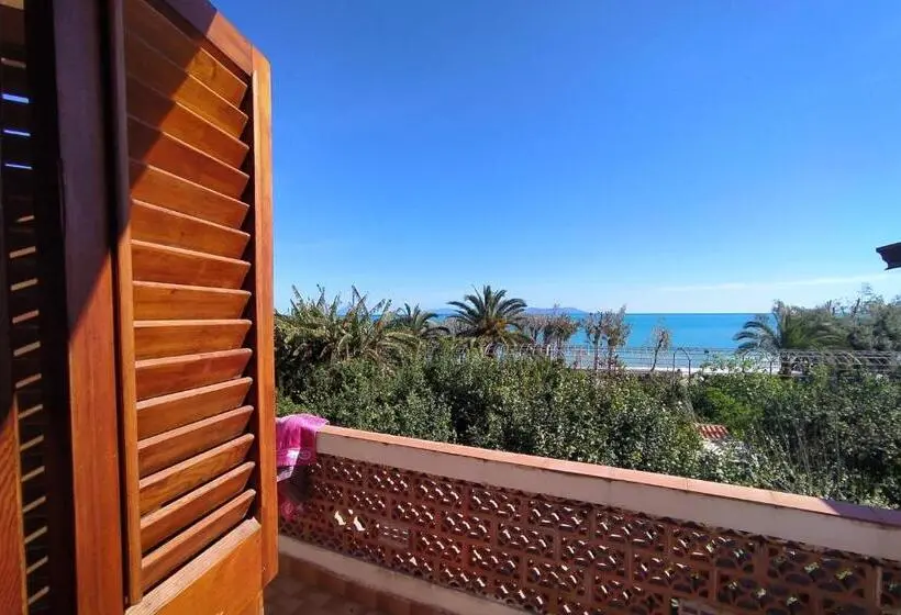 سوئیت با بالکن, Testa Di Monaco   Basic Beach Accommodations