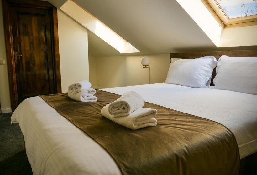 スタンダードルーム, The Nest Baia Mare