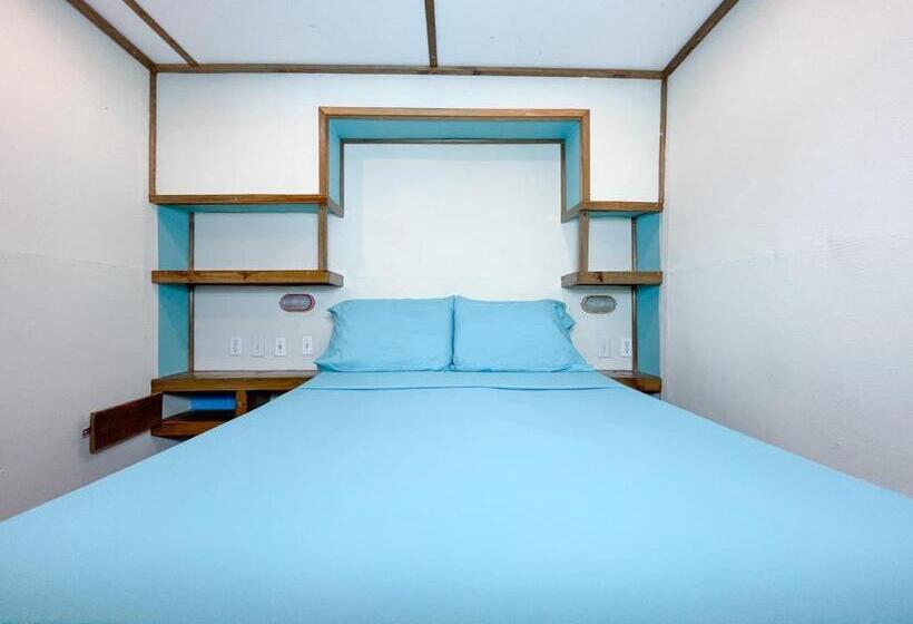 이코노미 룸, Aqua Lounge