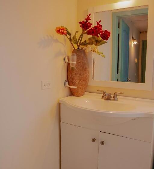 디럭스 룸, Aqua Lounge