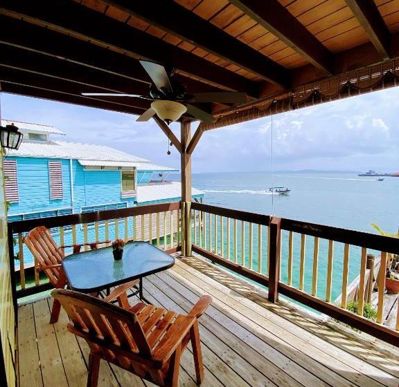 디럭스 테라스 룸 바다 전망, Aqua Lounge