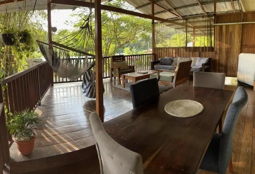 テラス付き１ベッドルームアパートメント, Bamboo River House And