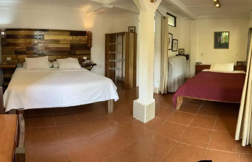 プールビュースタンダードステューディオ, Bamboo River House And