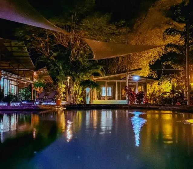 ガーデンビューのスタンダードバンガロー, Bamboo River House And