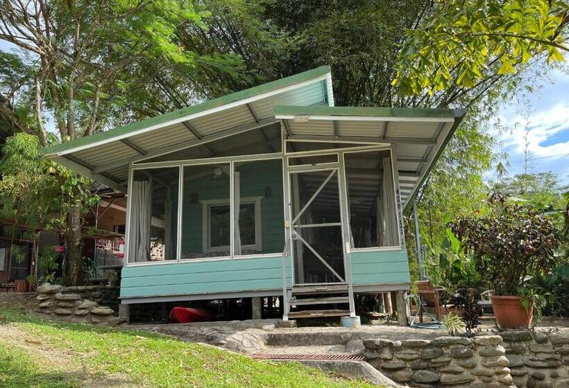 ویلای استاندارد با چشم‌انداز باغ, Bamboo River House And
