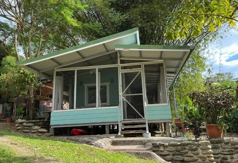 ガーデンビューのスタンダードバンガロー, Bamboo River House And