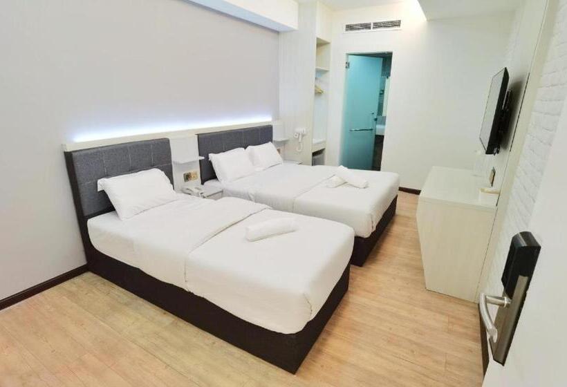 Pokój Standard Trzyosobowy, Bookme