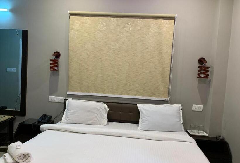 Quarto Triplo Deluxe, Gd Hotel Njp