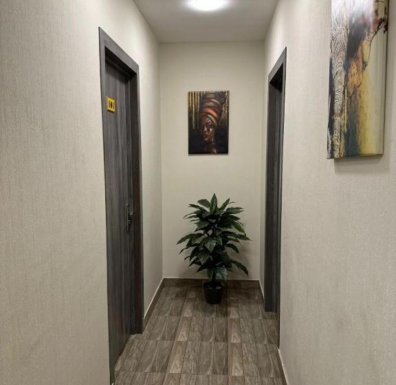 اتاق خانوادگی, Markaz Hotel Nizami Street
