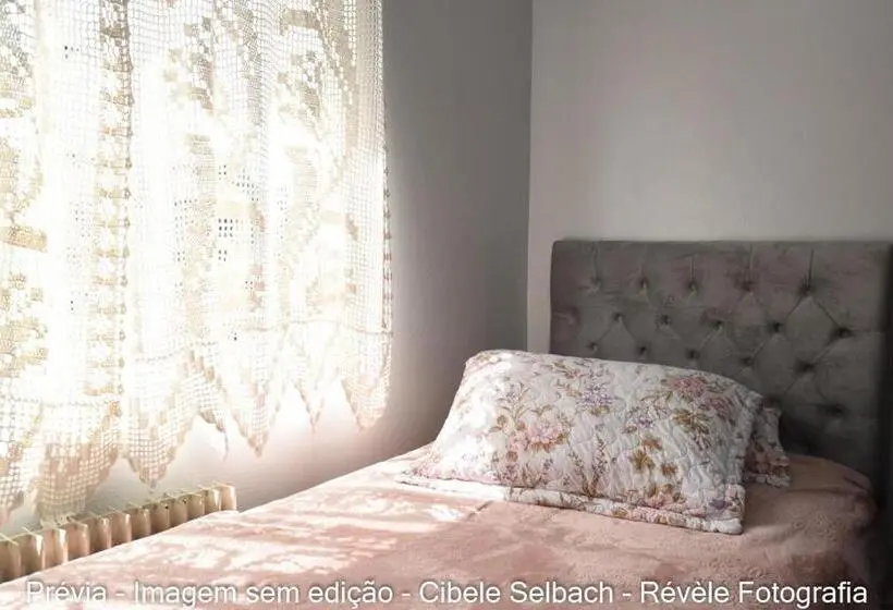 اتاق استاندارد سه نفره, Pequenino