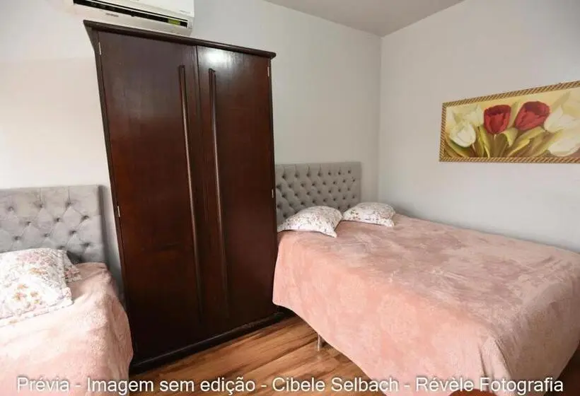 اتاق استاندارد سه نفره, Pequenino