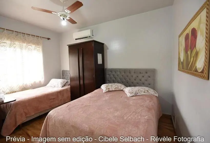 اتاق استاندارد سه نفره, Pequenino