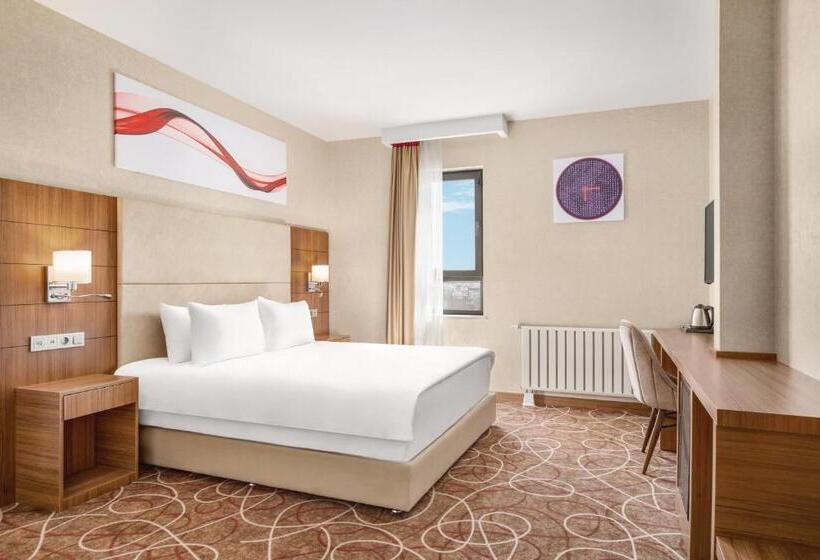 غرفة قياسية سرير كينج لذوى الإحتياجات الخاصة, Ramada By Wyndham Elbistan